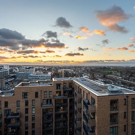 Sunset Retreat: Steps From Heathrow/Twickenham Apartment Hounslow Exterior photo