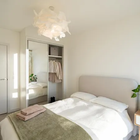 Sunset Retreat: Steps From Heathrow/Twickenham Apartment Hounslow Exterior photo