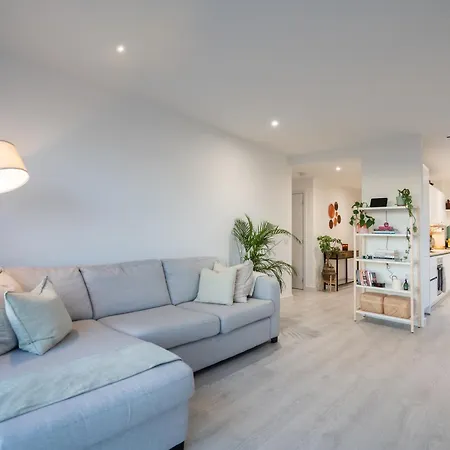 Sunset Retreat: Steps From Heathrow/Twickenham Apartment Hounslow Exterior photo