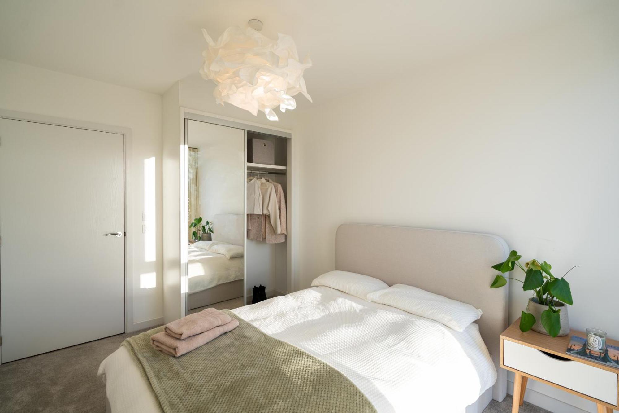 Apartment Sunset Retreat: Steps From Heathrow/twickenham *